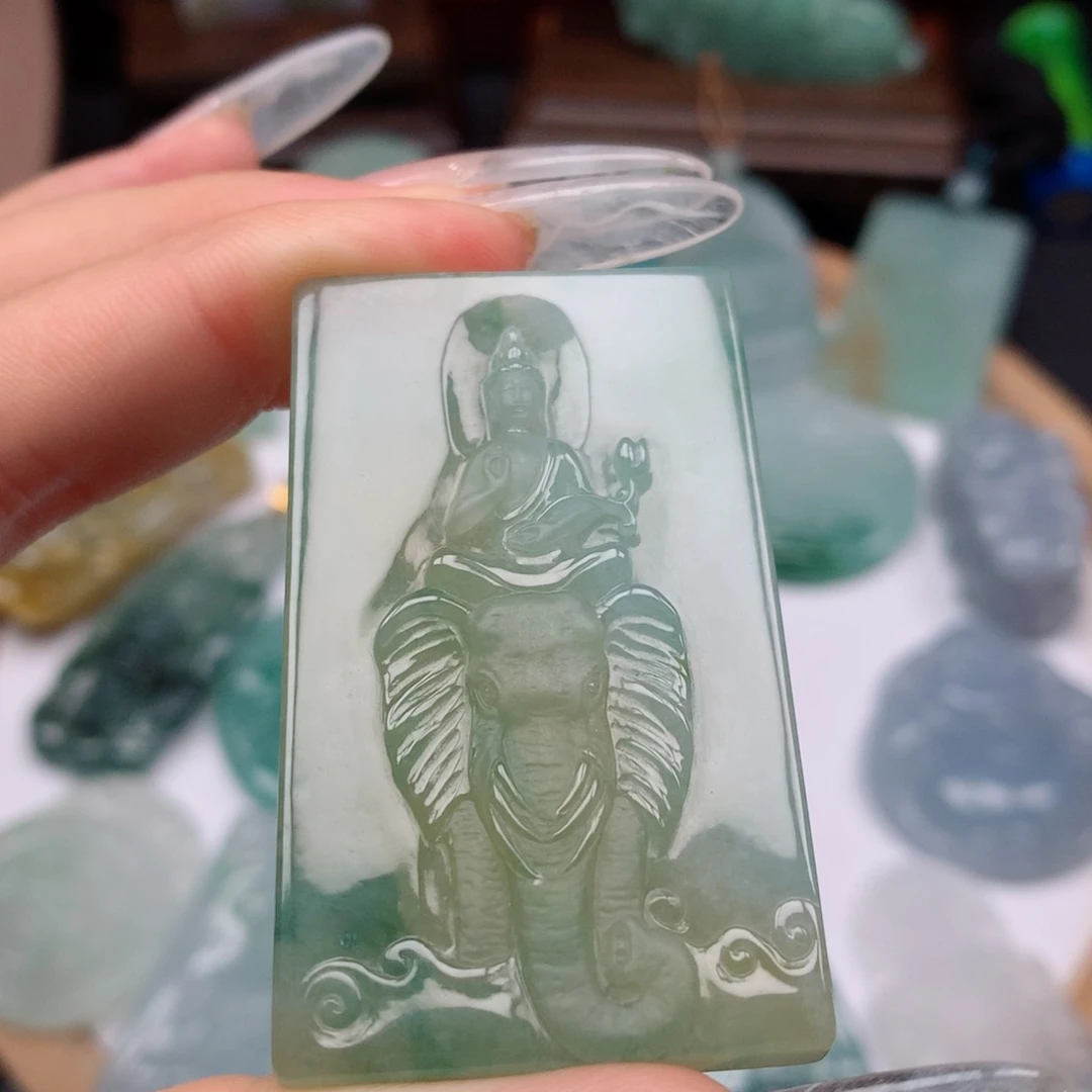 【闪购商品】翡翠颈饰未镶嵌叶**！冰种黄加绿普贤