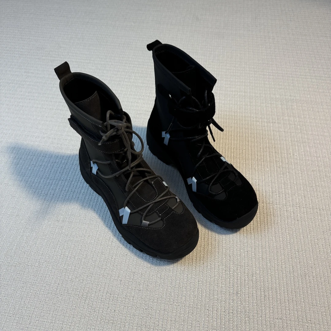 六也「拼色系带」芭蕾风短靴圆头柔软厚底运动百搭时髦登山鞋L985