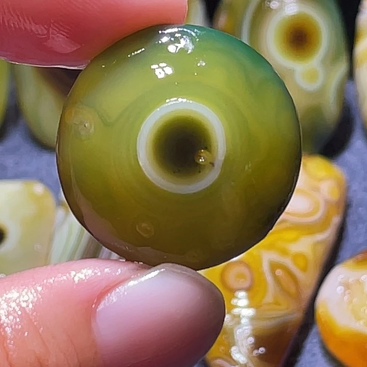 玛瑙/玉髓未镶嵌珠宝奇石