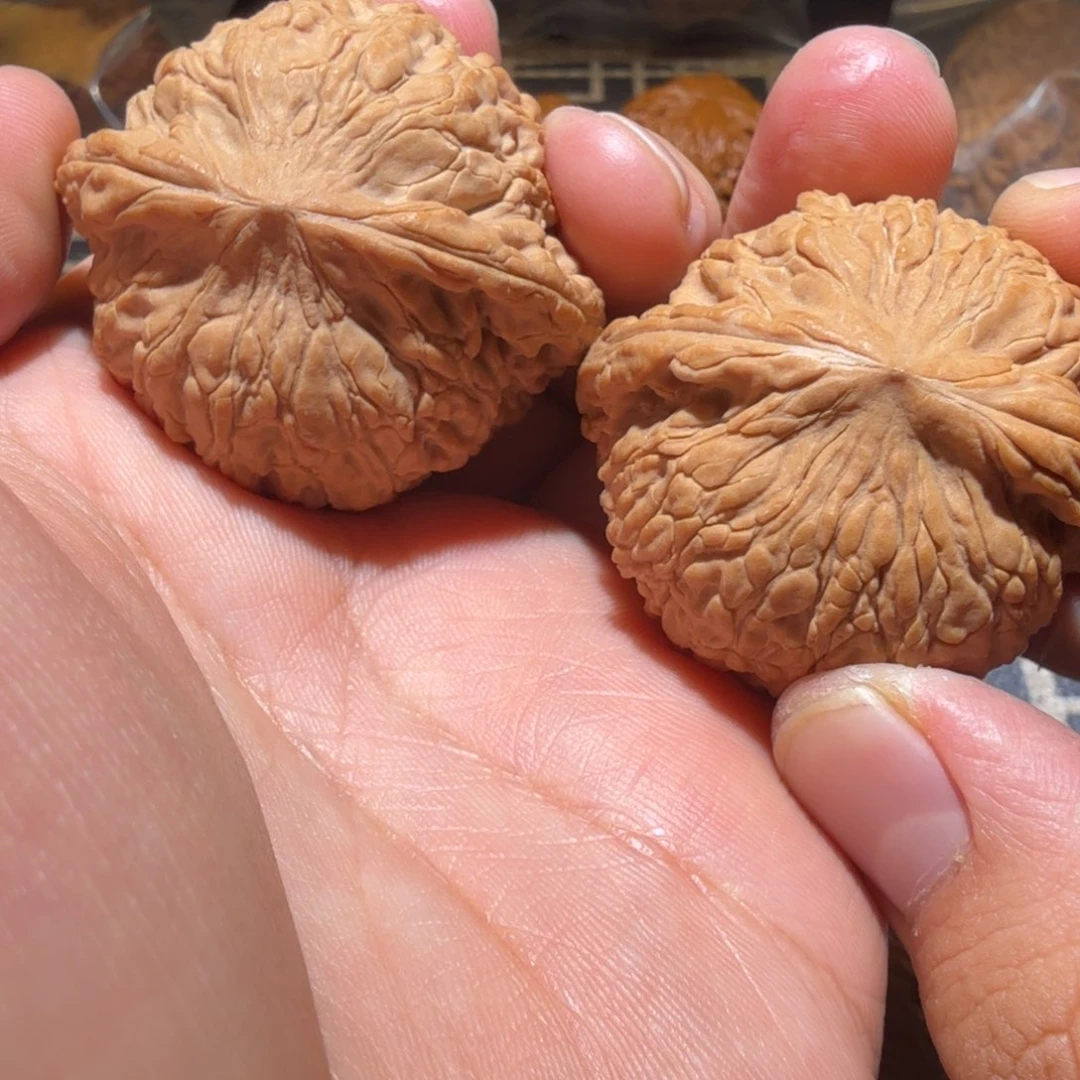 文玩核桃把件泥鳅背