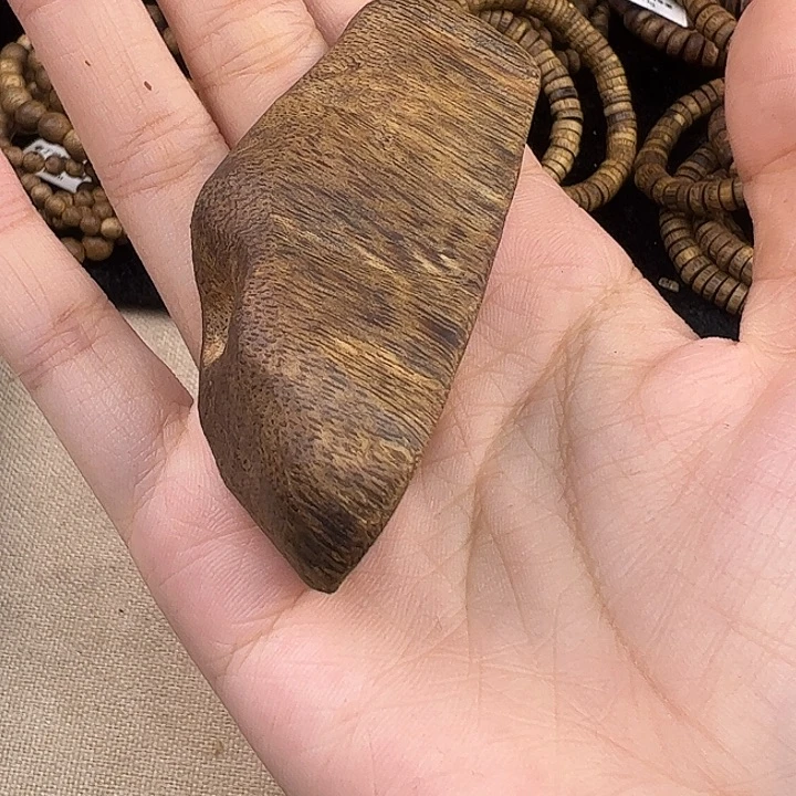 沉香沉香碎屑手把件20g