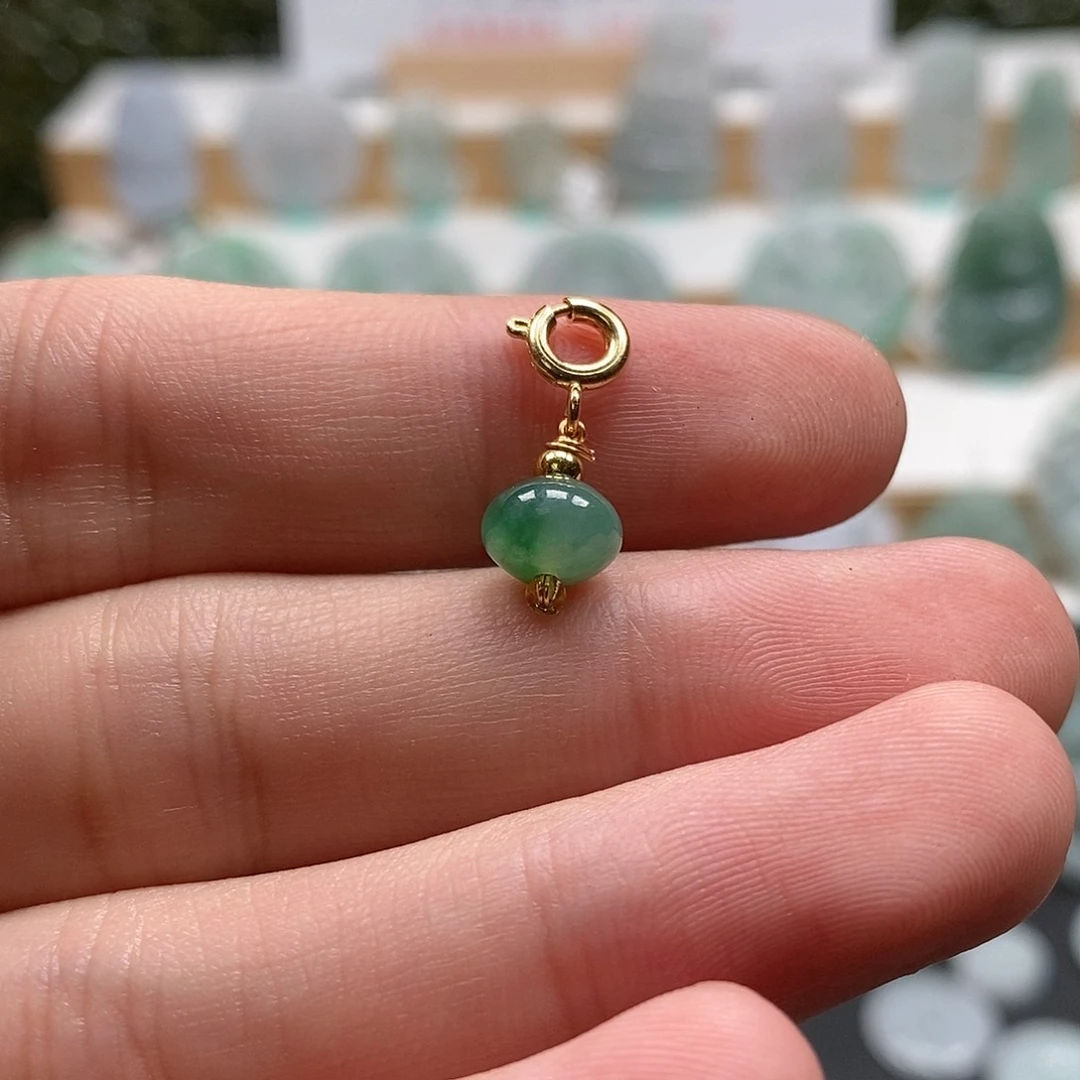 翡翠颈饰未镶嵌东方明珠