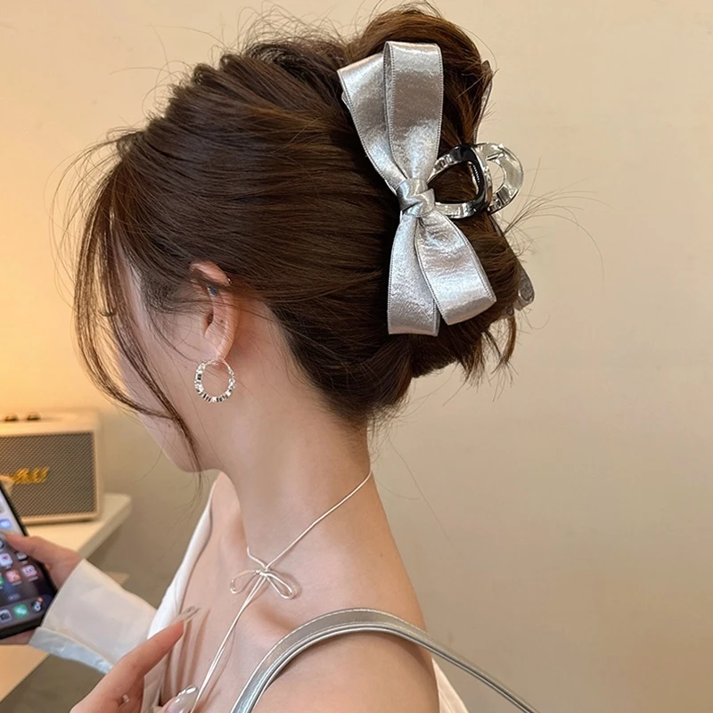 抓的多抓的紧！银色大蝴蝶结抓夹女后脑勺2025新款发夹鲨鱼夹头饰
