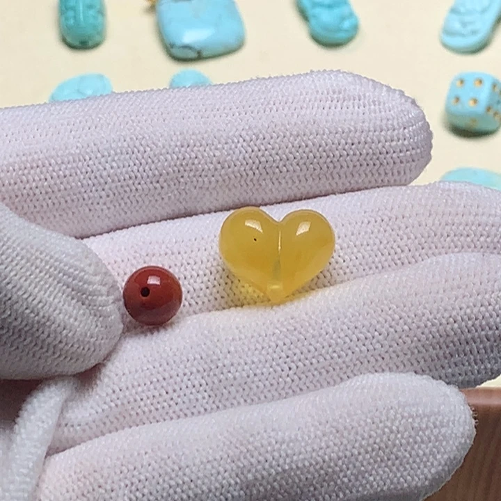 小***当南红玛瑙未镶嵌珠宝奇石
