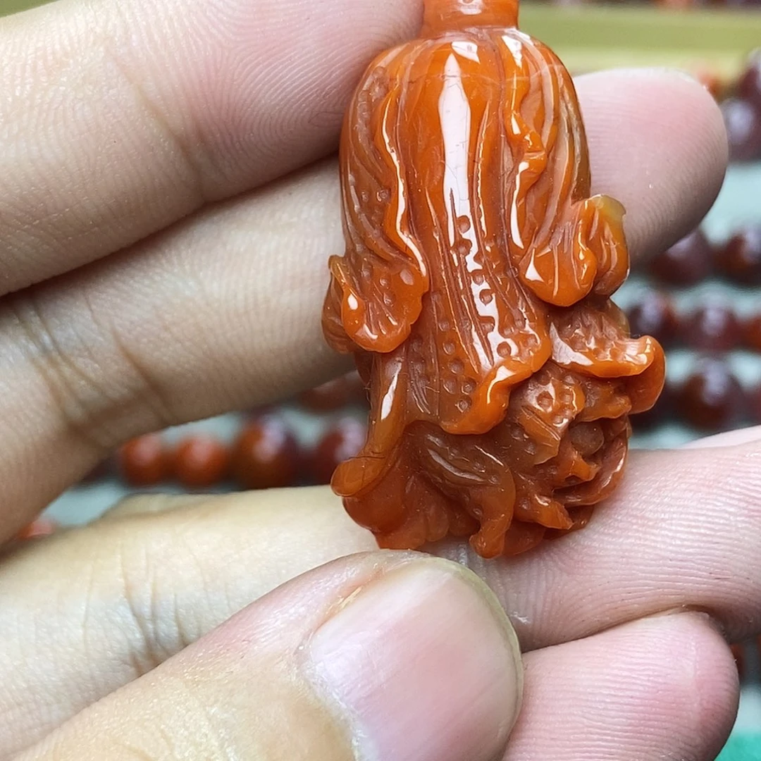 南红玛瑙未镶嵌配饰有瑕疵
