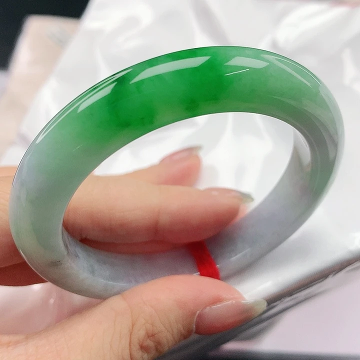 未镶嵌手镯翡翠，893