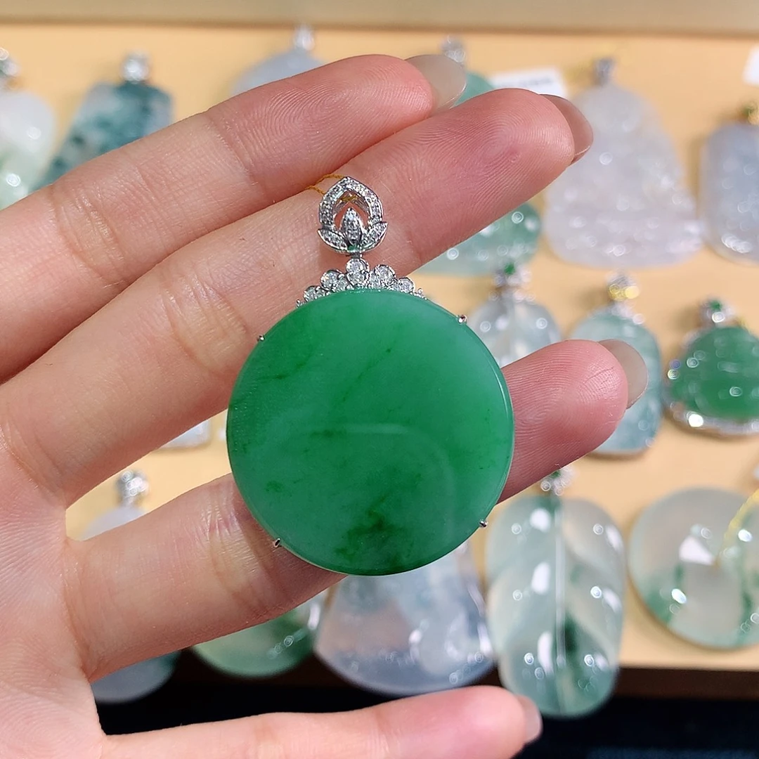 翡翠吊坠(不含链)18K金镶嵌