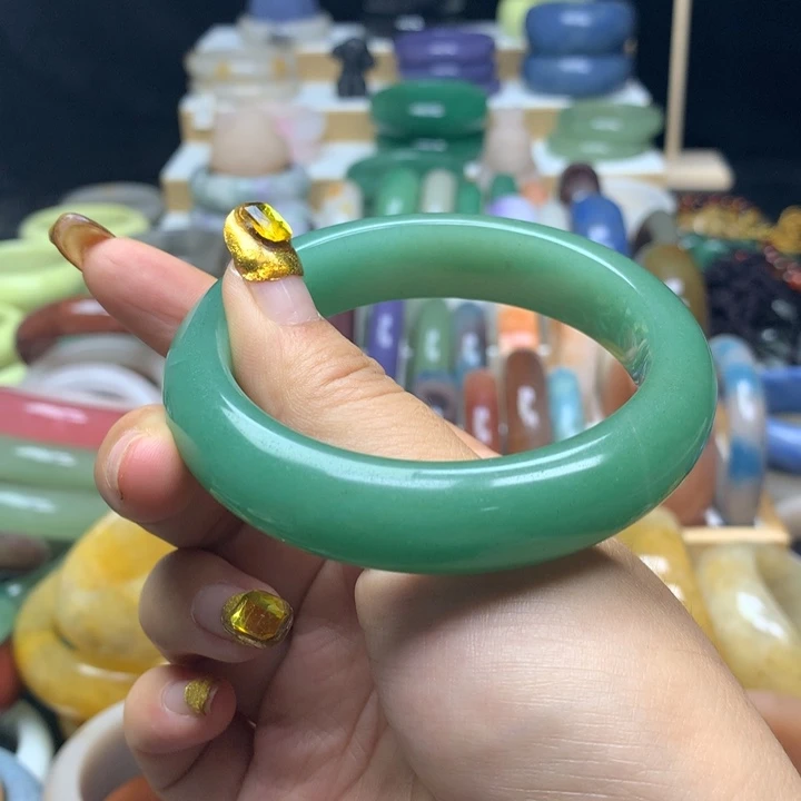 石英质玉手镯未镶嵌?****花