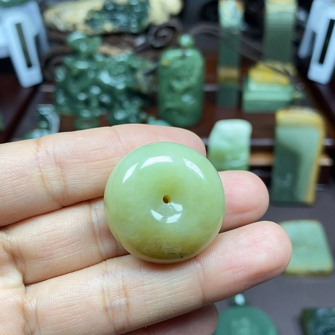 岫岩老玉（透闪石质玉）未镶嵌颈饰