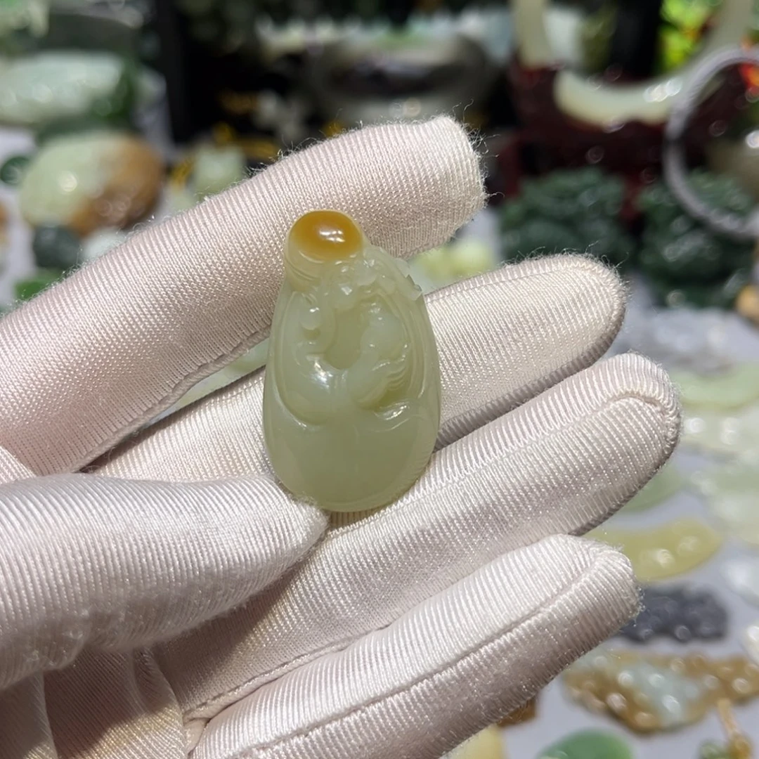 和田玉未镶嵌颈饰