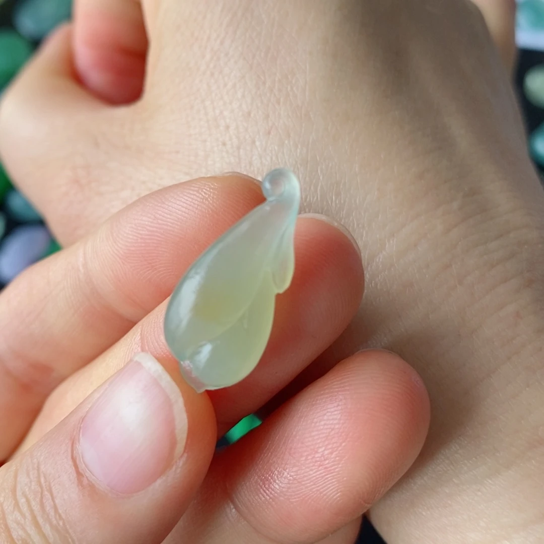定制翡翠未镶嵌玉兰花