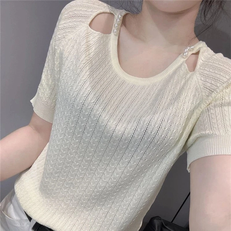 2025夏季新款小香风钉珠冰丝针织衫短袖女显瘦露锁骨气质设计感