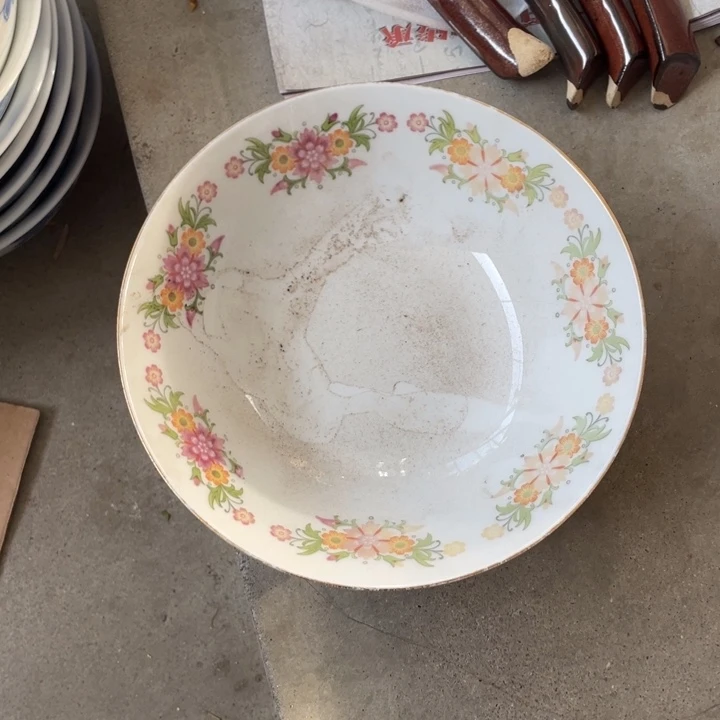 其他盘子碗砂锅都有