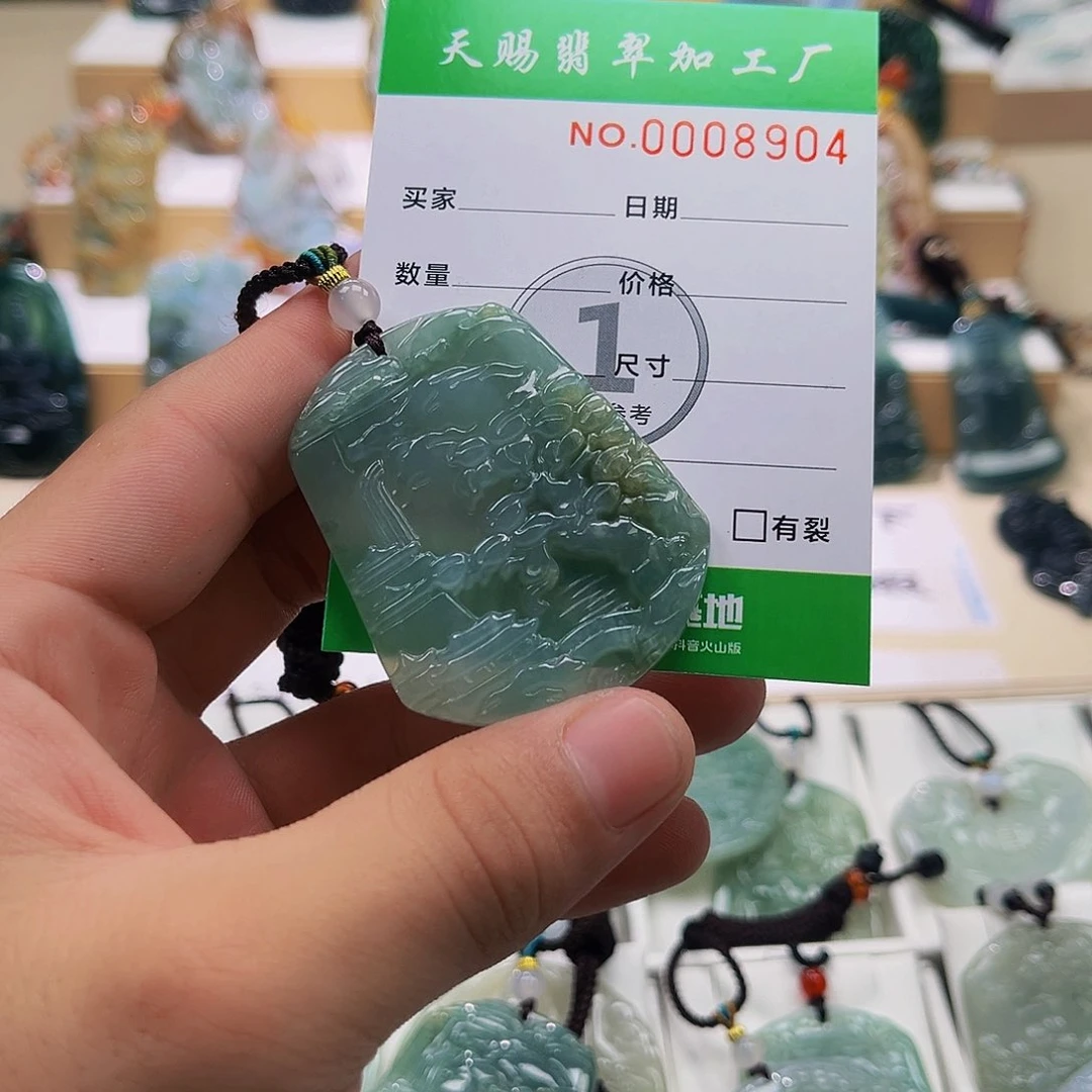 翡翠未镶嵌颈饰法***棍