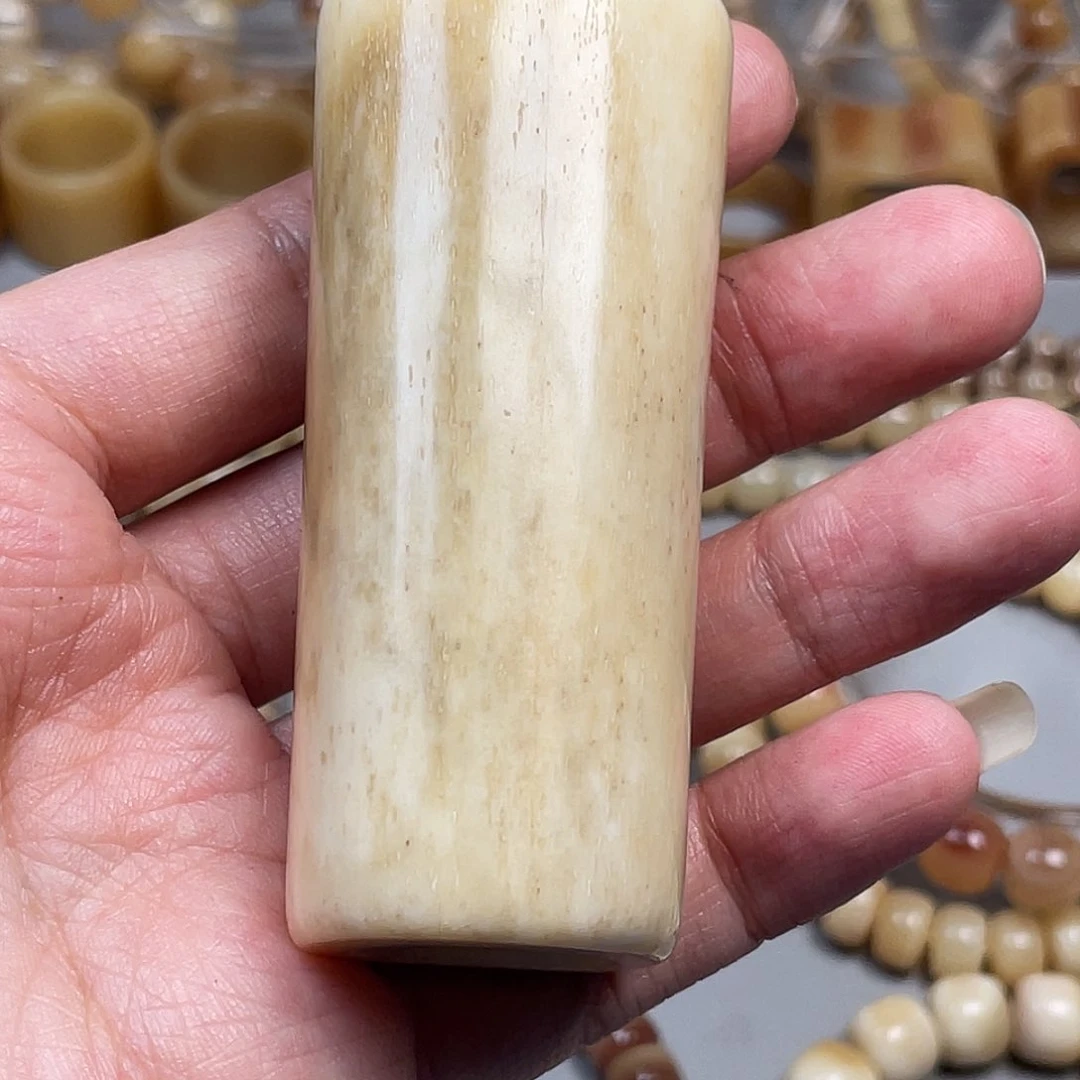 驼骨把件北**卧驼骨老白把件73