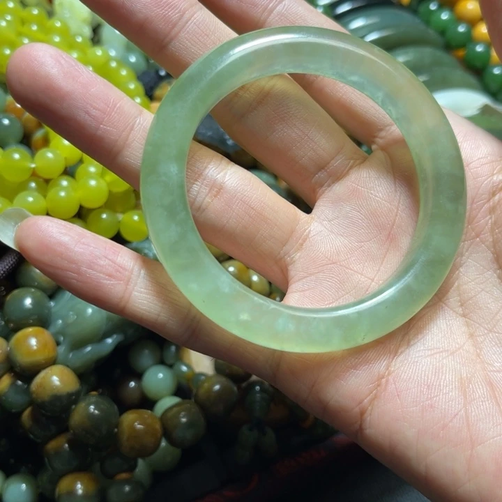 蛇纹石玉未镶嵌手链