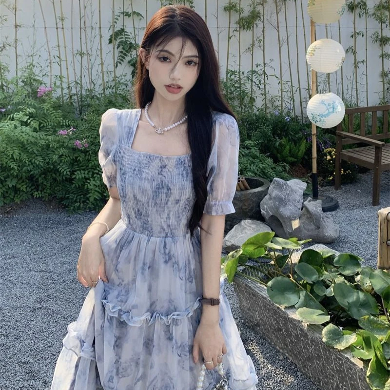 复古方领碎花连衣裙女夏季2025新款超仙森系收腰显瘦木耳边长裙子