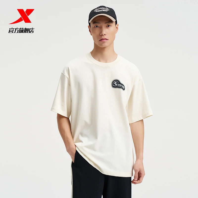 特步创意印花T恤夏季新款百搭潮流男运动短袖休闲情侣宽松透气t恤