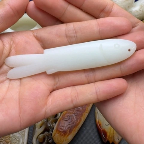 和田玉未镶嵌挂件白*飞