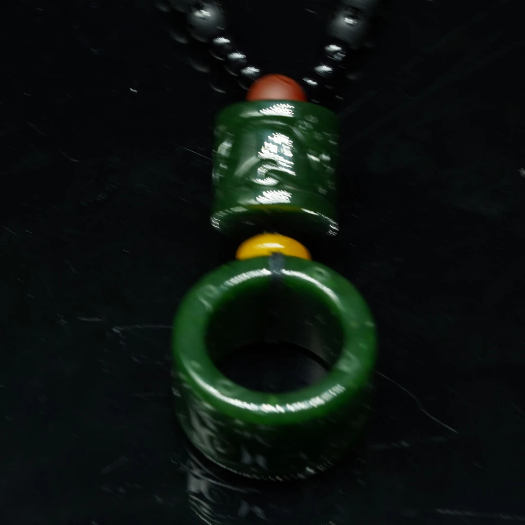 6和田玉俄料七号矿仿古子母扣/200059保利厦门拍卖