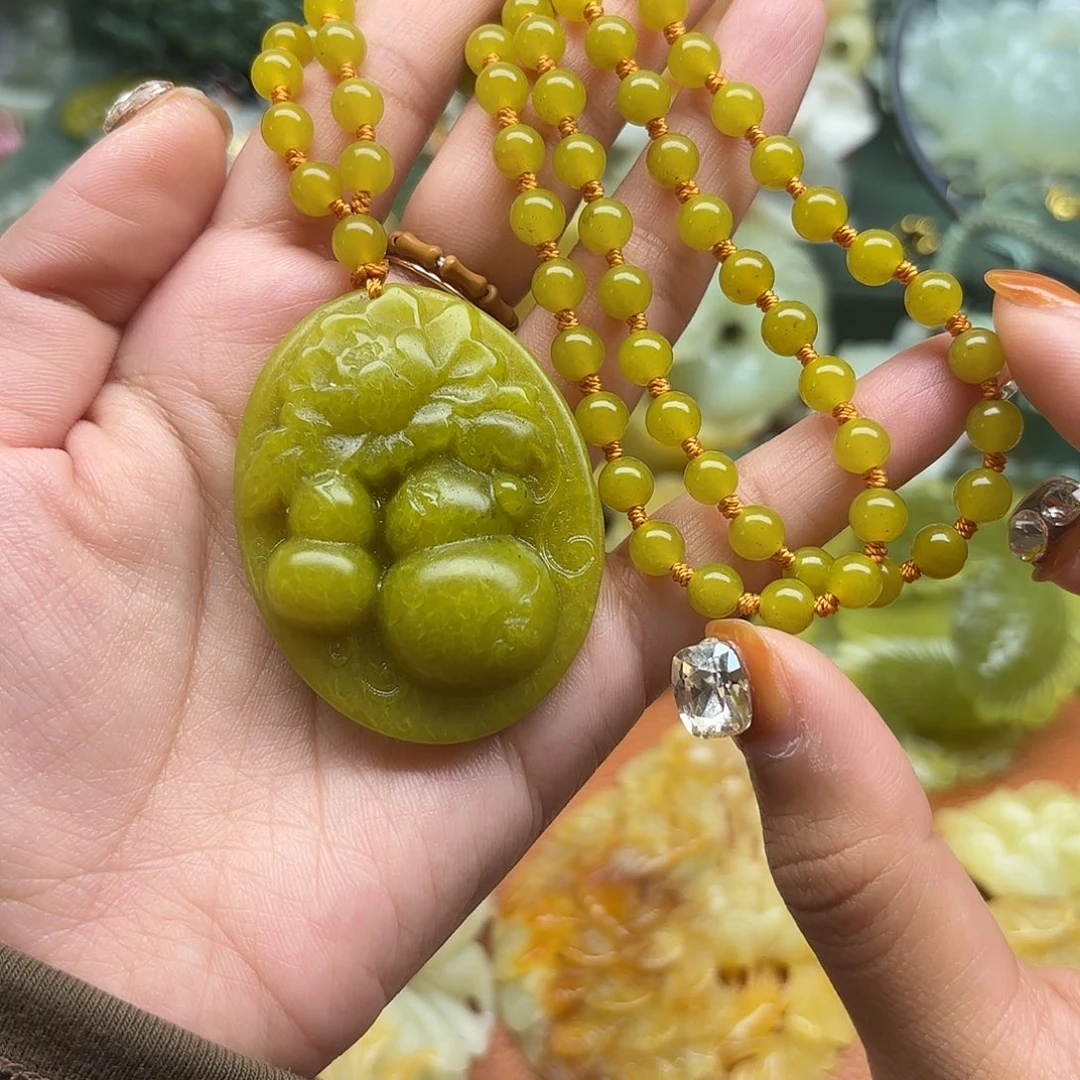 蛇纹石玉未镶嵌颈饰