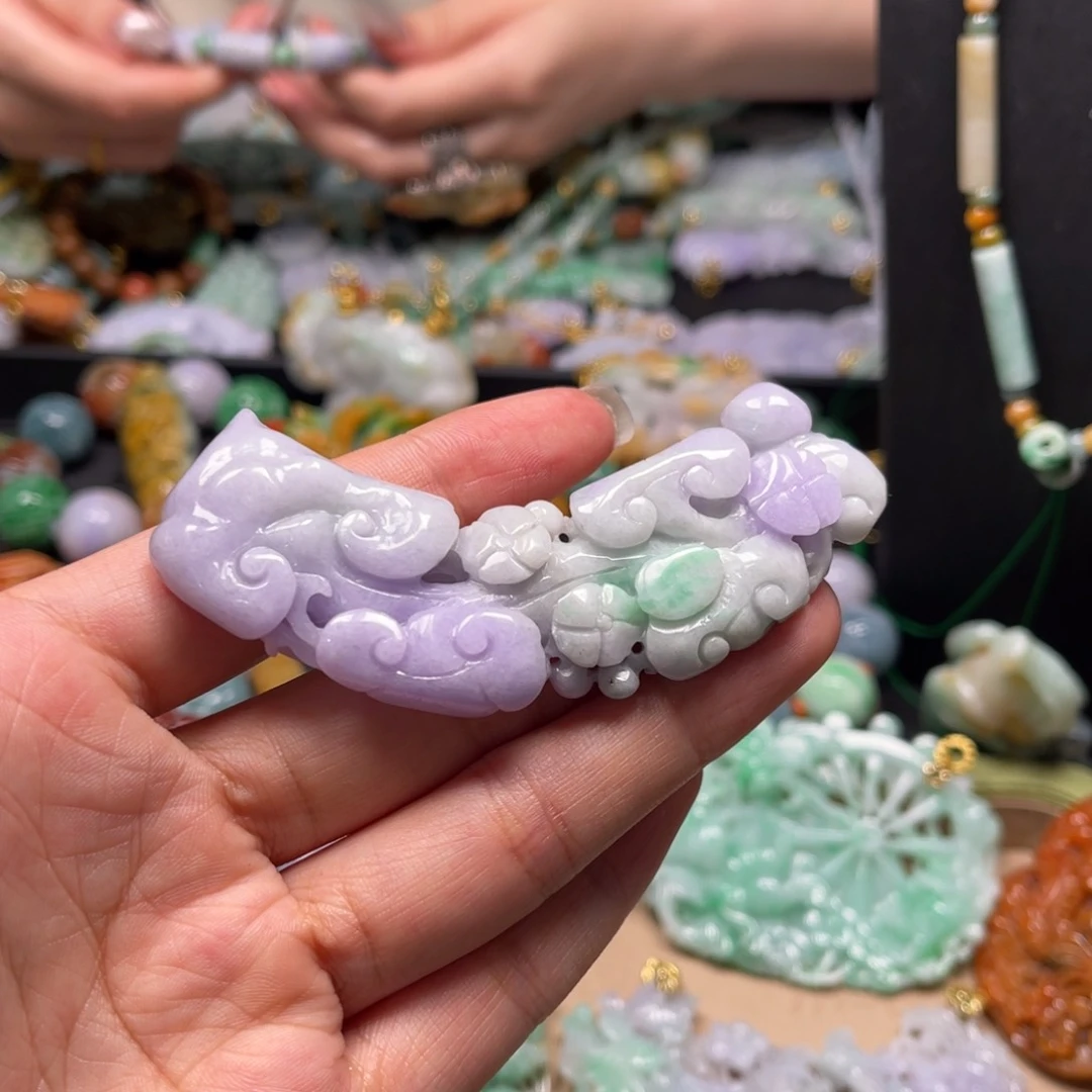 翡翠未镶嵌颈饰心***开vgggghhhhhhbbbb