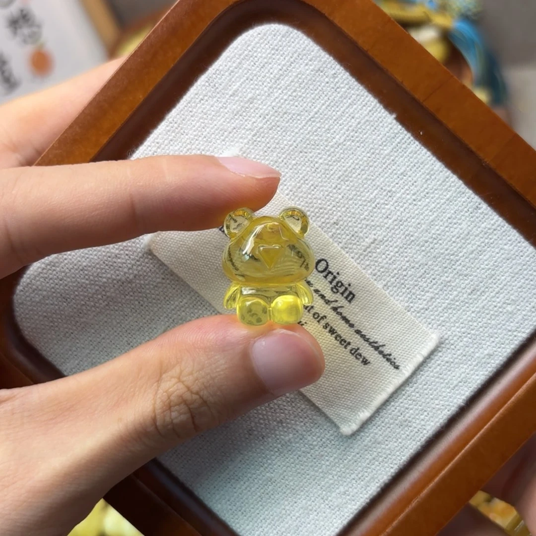 未镶嵌琥珀裸石小熊