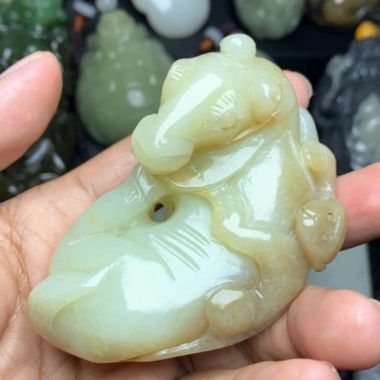 颈饰未镶嵌和田玉