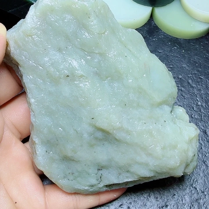 和田玉（糖玉）未镶嵌珠宝奇石