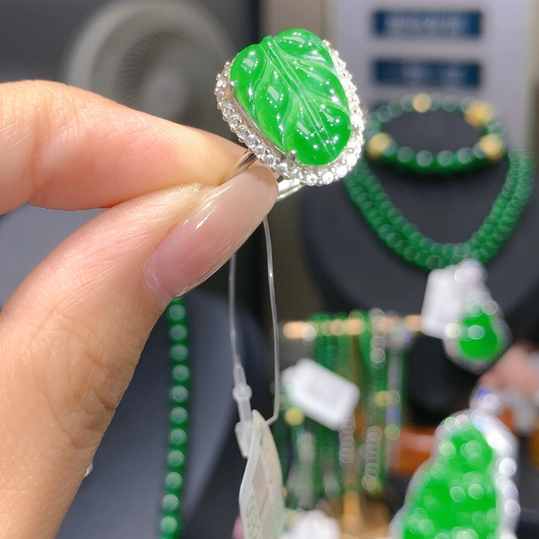 【闪购商品】银S925镶嵌戒指翡翠1柒姐