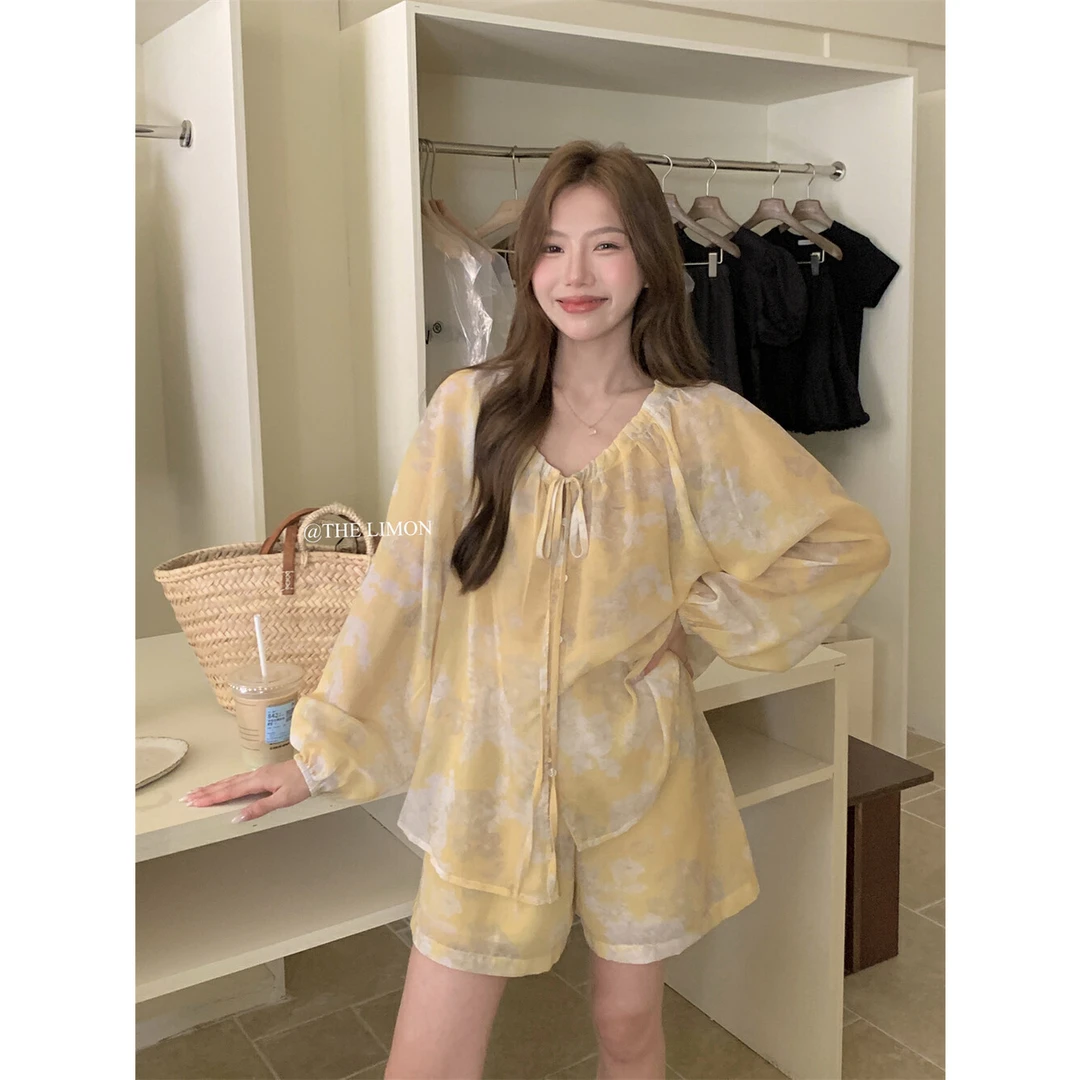 黄色碎花防晒衬衫上衣短裤套装女夏2025新款海边度假风简约两件套