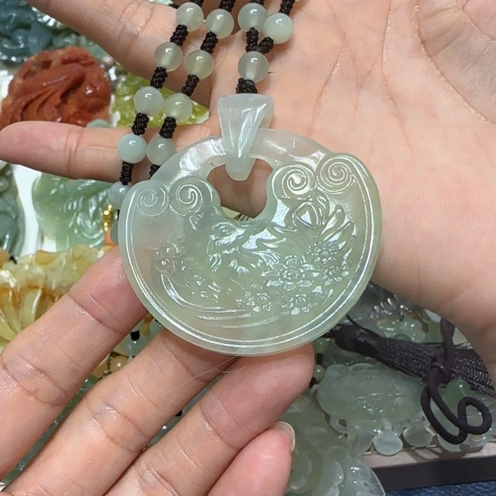 蛇纹石玉吊坠未镶嵌