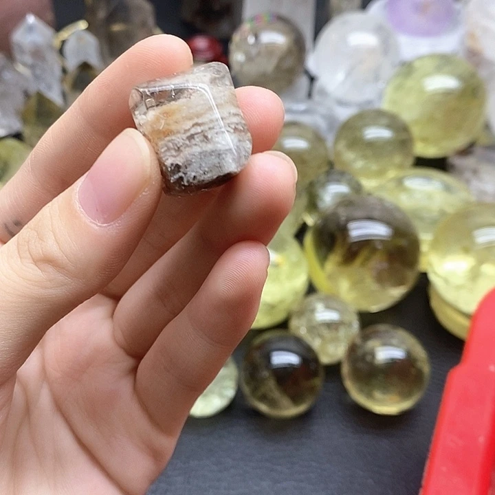 未镶嵌珠宝半成品水晶57水晶石