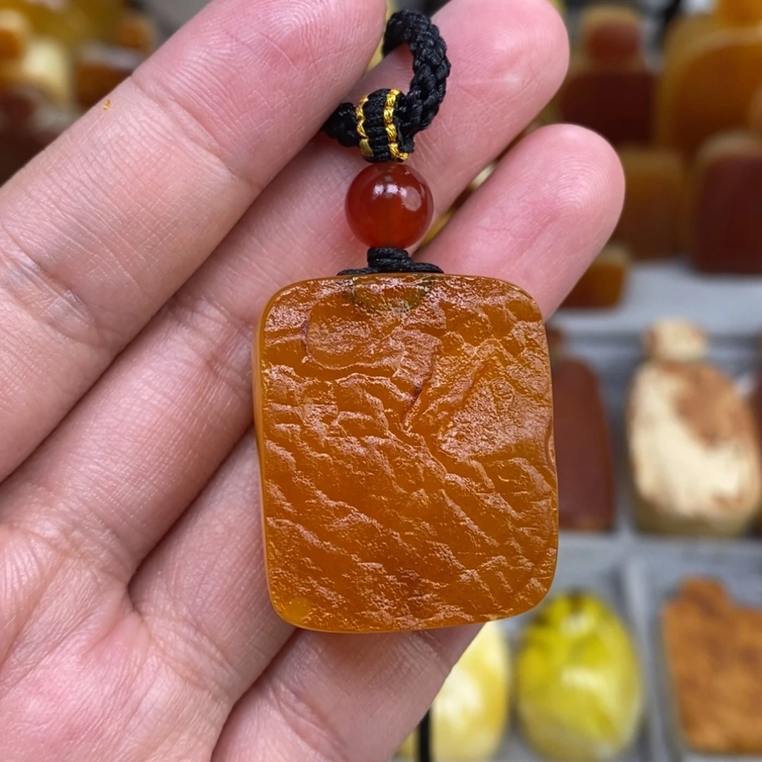 蜜蜡未镶嵌珠宝奇石