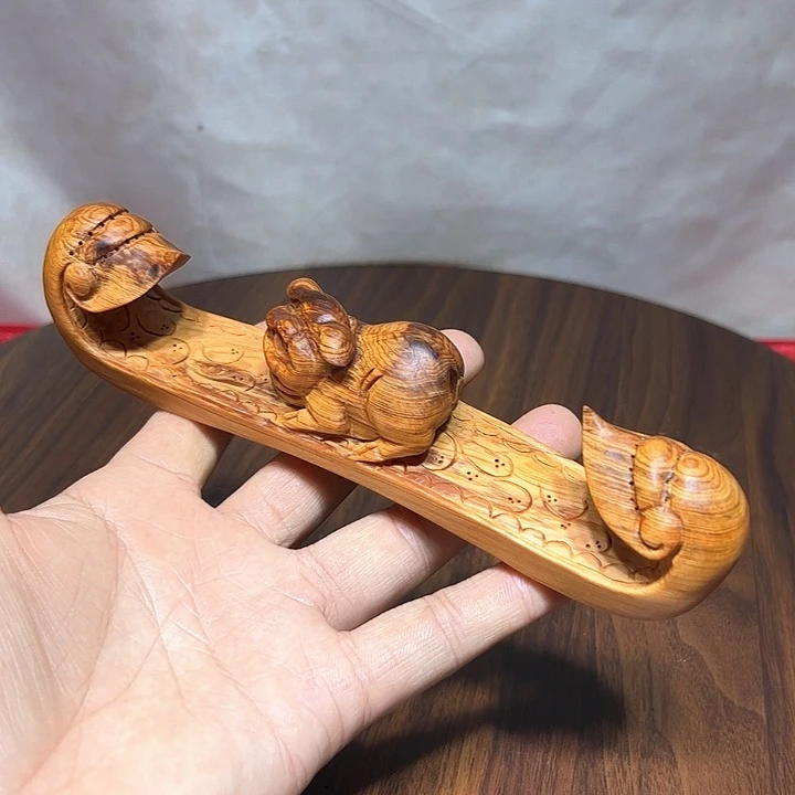 柏木（崖柏）爱****木崖柏手工雕刻小猪