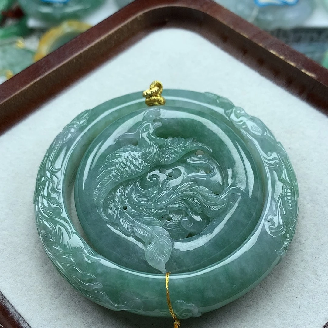 翡翠未镶嵌手镯复古风格