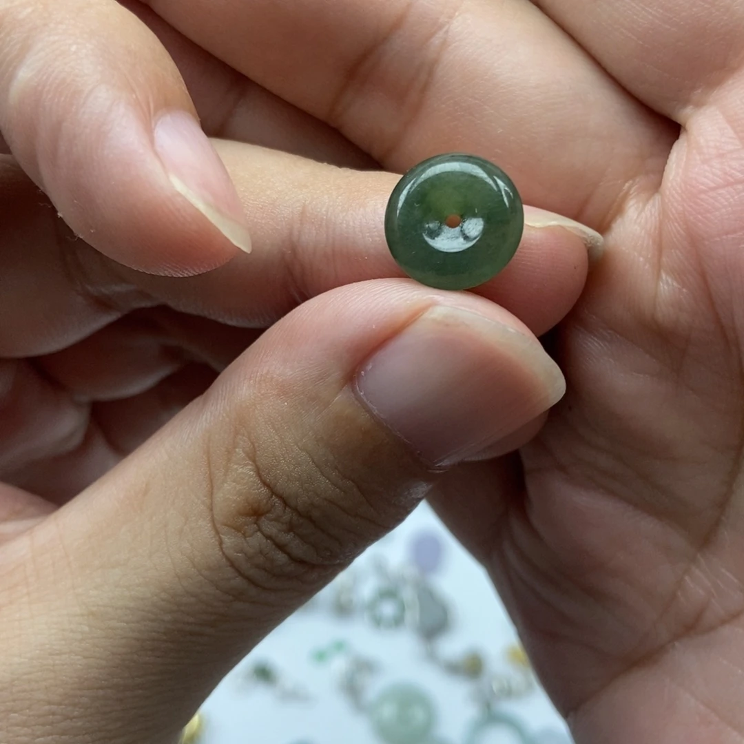 翡翠未镶嵌颈饰0000000007