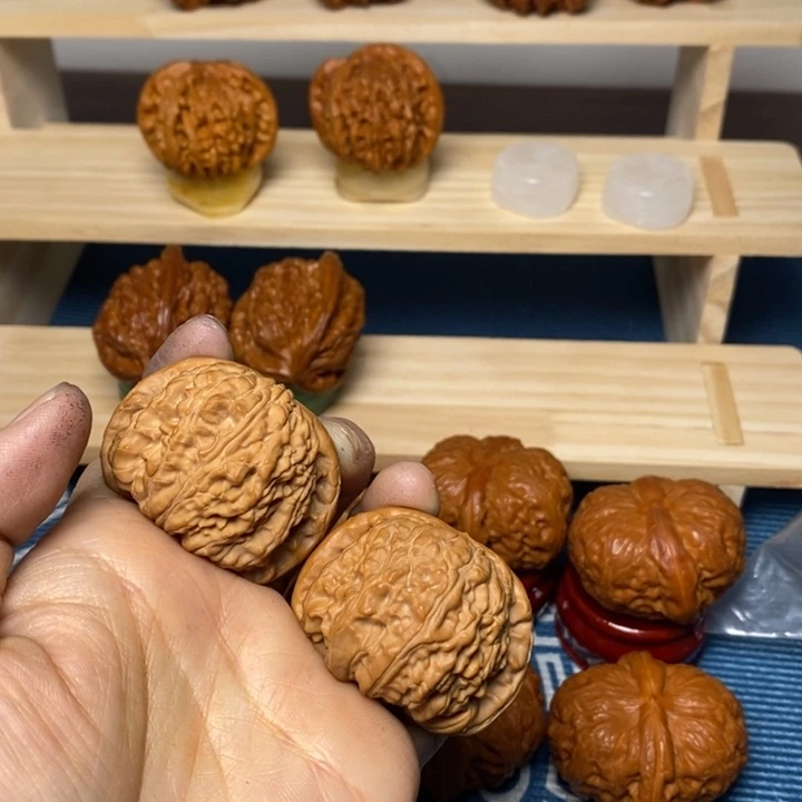 楠****把件文玩核桃白狮子