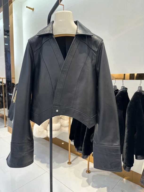 880678款2025年新款V领真皮皮衣高腰女士外套