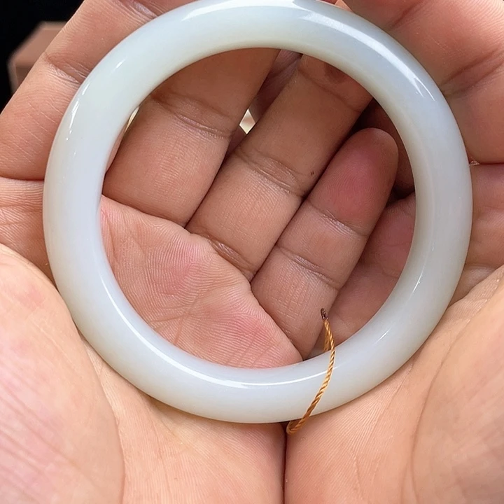 【闪购商品】未镶嵌手镯和田玉