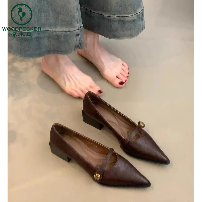 啄木鸟复古浅口高跟鞋女山茶花一字扣粗跟单鞋尖头气质玛丽珍鞋