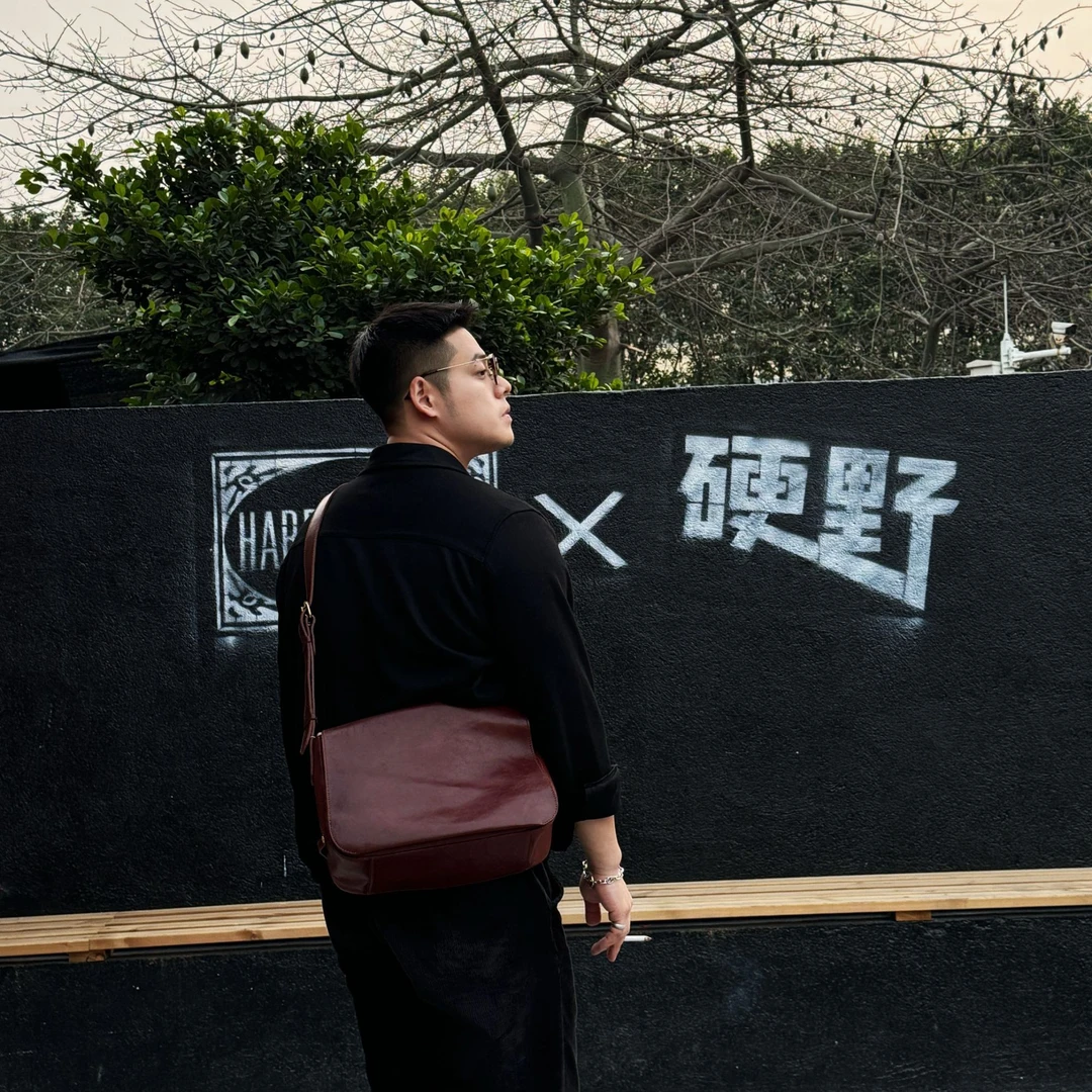 INGAIR硬野原创2025春季新款34*24单肩邮差包