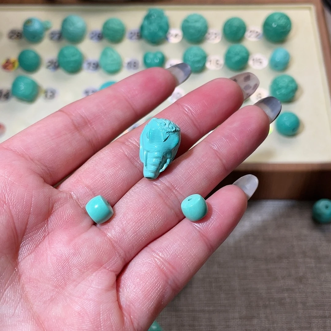 小***黑手工雕刻配饰配珠卡