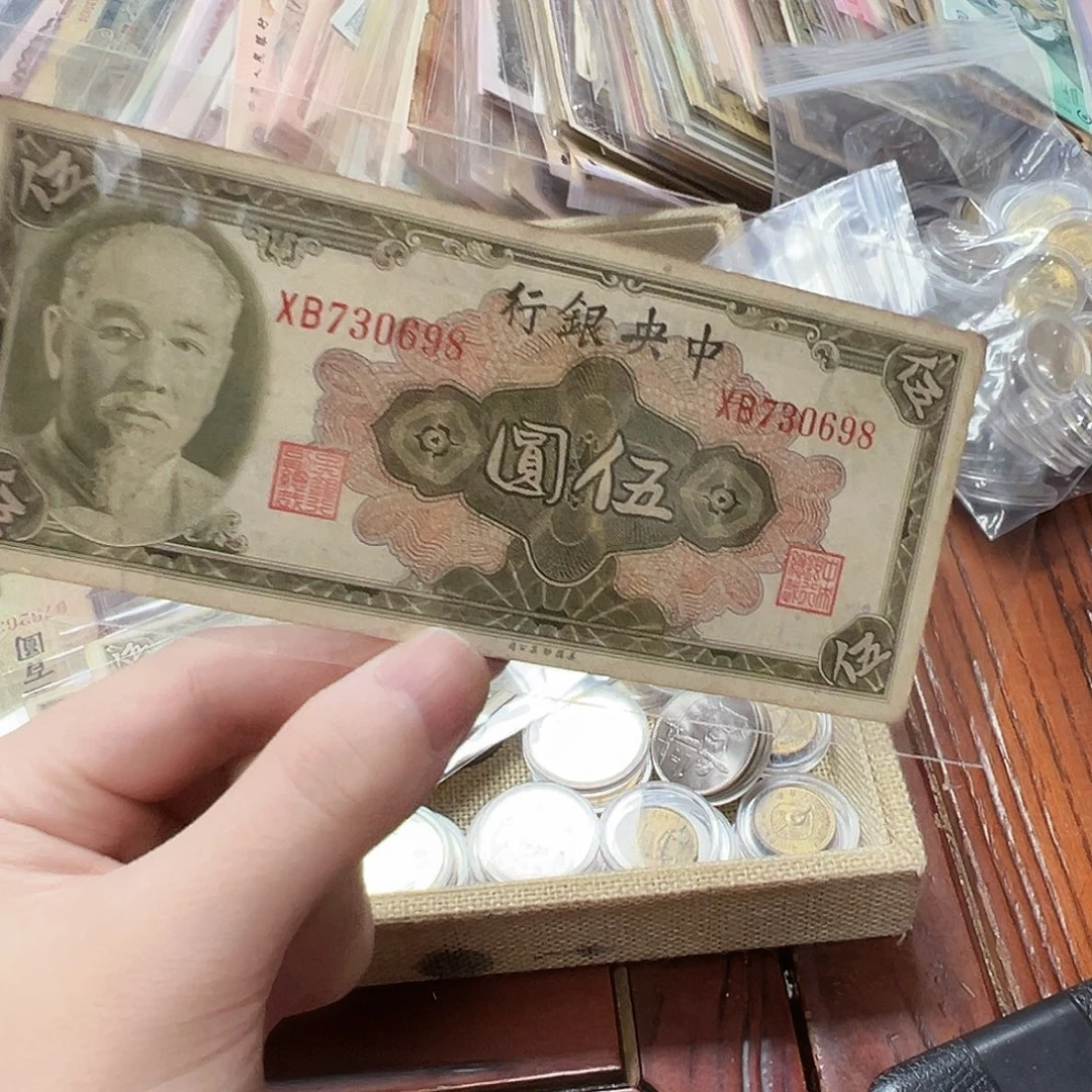 拍品。