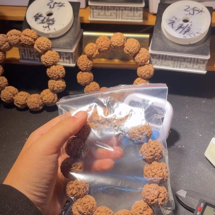 猪***鬣金刚菩提手串这个