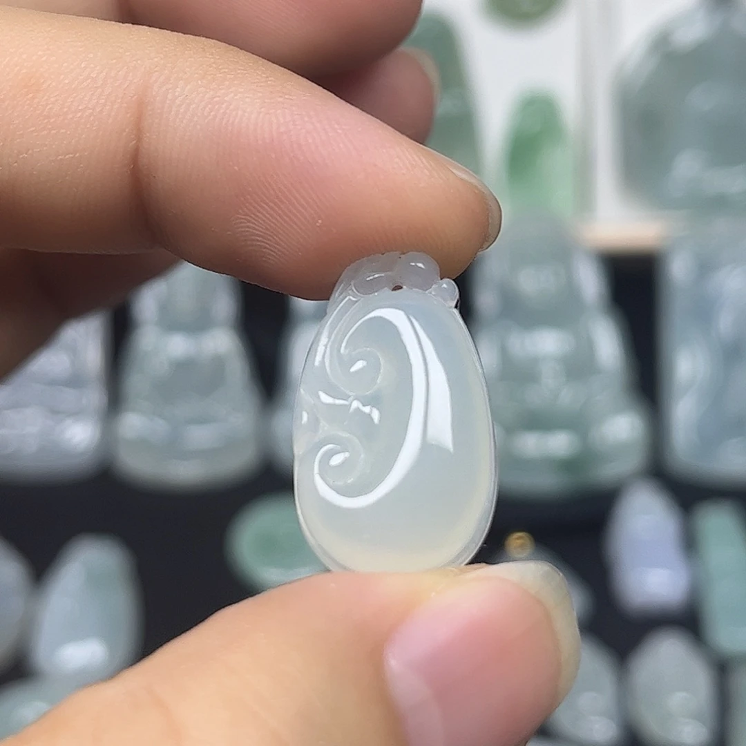 颈饰未镶嵌翡翠缅甸翡翠
