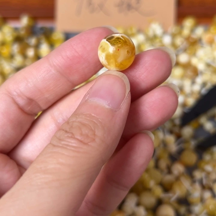 蜜蜡未镶嵌裸石12.9mm一个