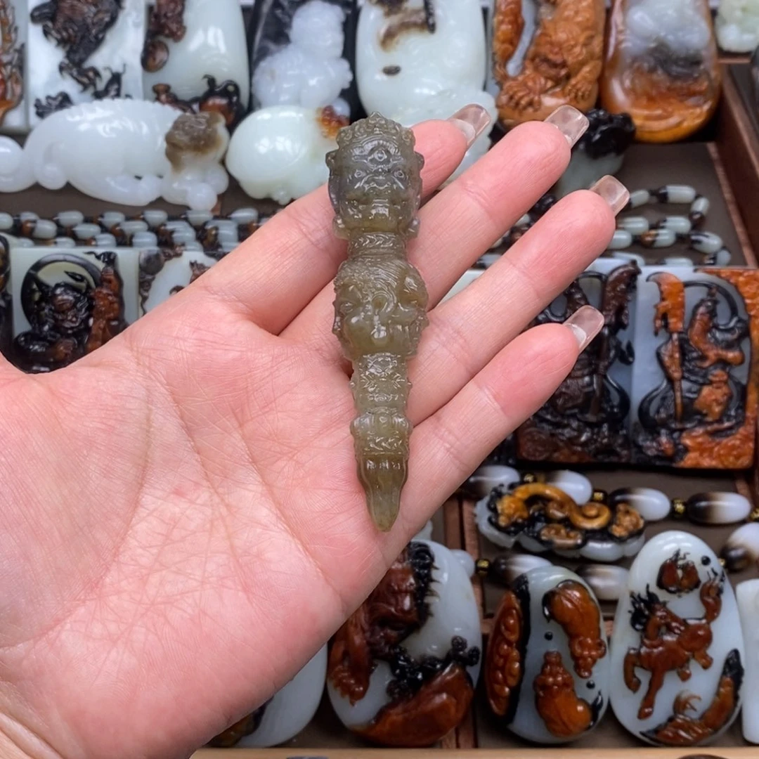 颈饰未镶嵌和田玉