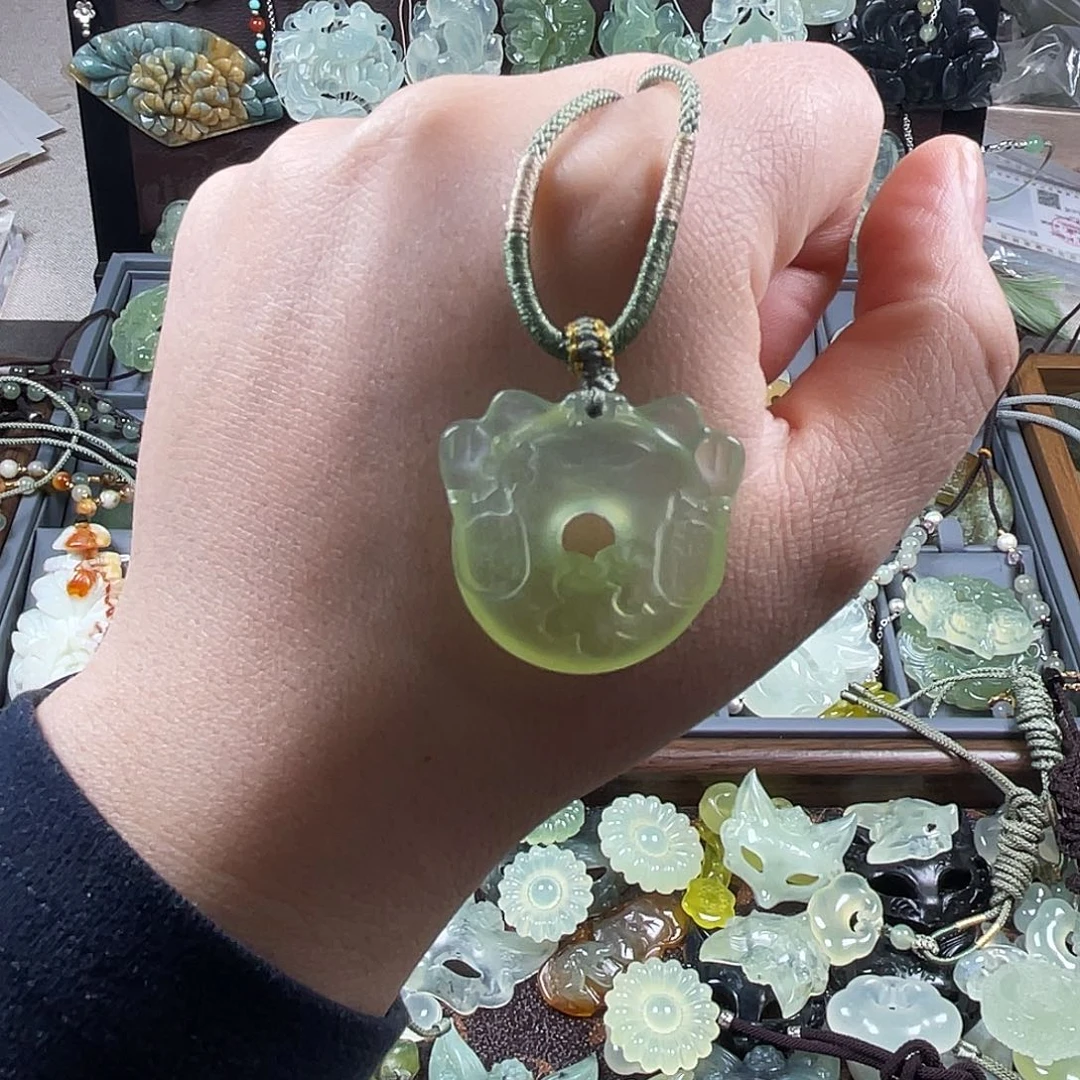 岫玉未镶嵌吊坠(赠链)