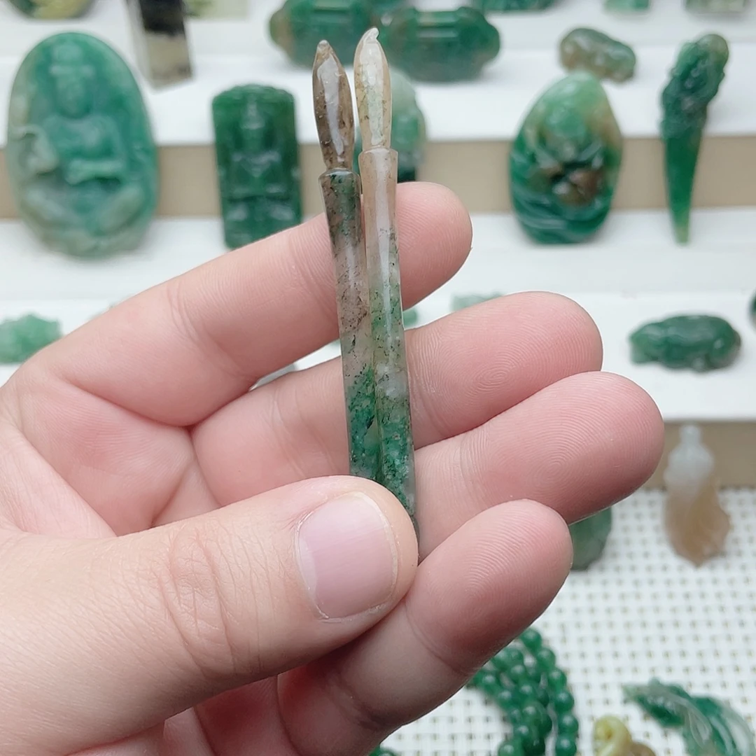 独山玉未镶嵌挂件